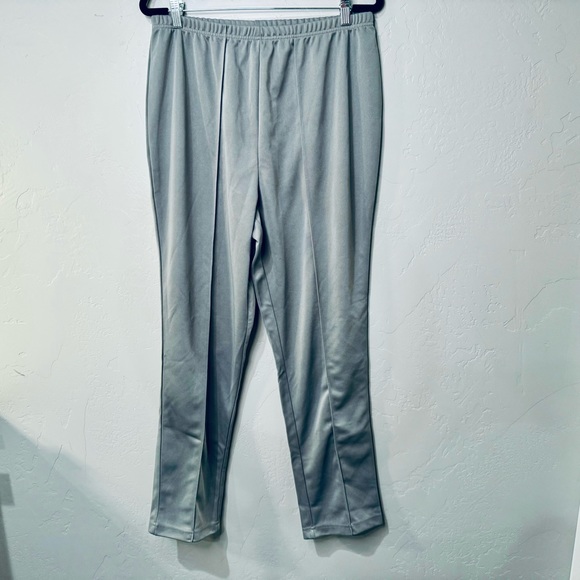 NEW Woman Within High Waisted Straight Cut Trousers Creased Gray Stretch SZ 18 - Picture 2 of 16